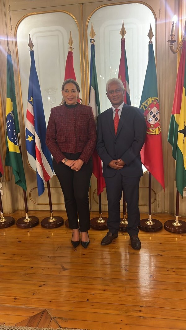 Ministra Paula Oliveira e o Secretário Executivo da CPLP, Zacarias Albano da Costa